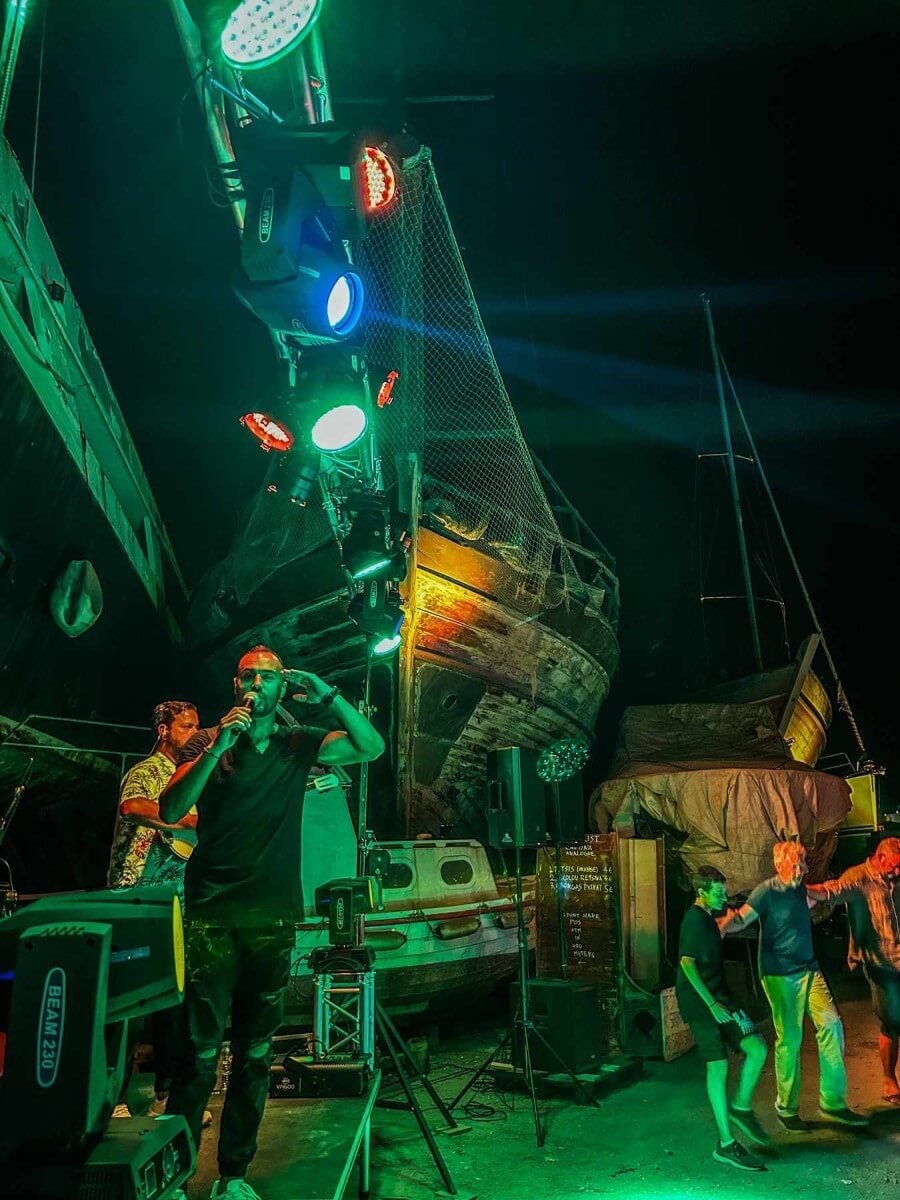 syros-light-sound-events-production-live-18